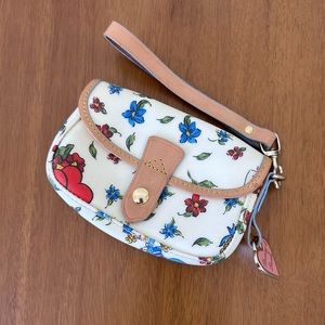 Vintage Dooney & Bourke - Small Wristlet Purse